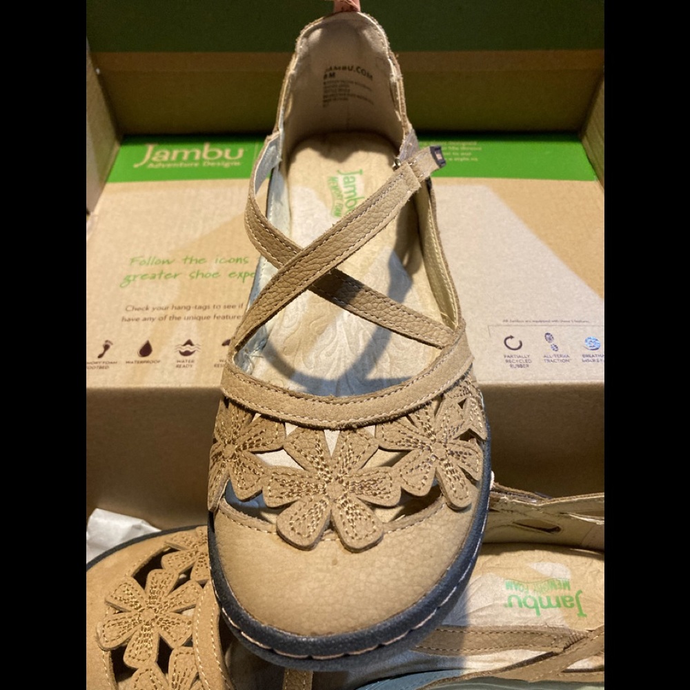 Jambu Adventure Designs Blossom Encore Size 8